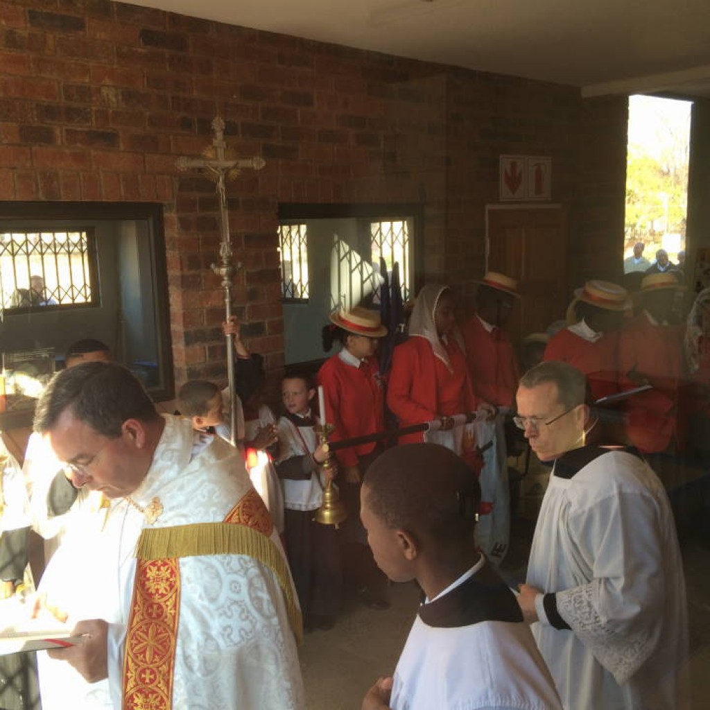Inauguration-Fr Duverger recites bles(s)